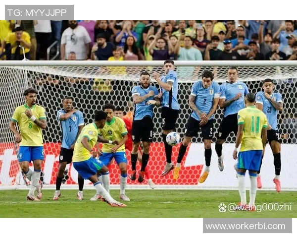 足球明星脚步印记展示：足迹背后的故事与荣耀瞬间